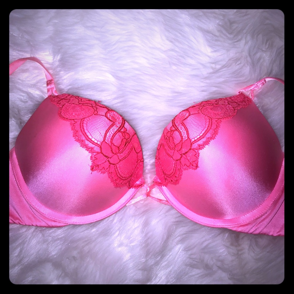 Victoria’s Secret Bombshell Bra Pink Lace